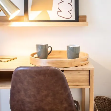 2 Pieces * Пуасси